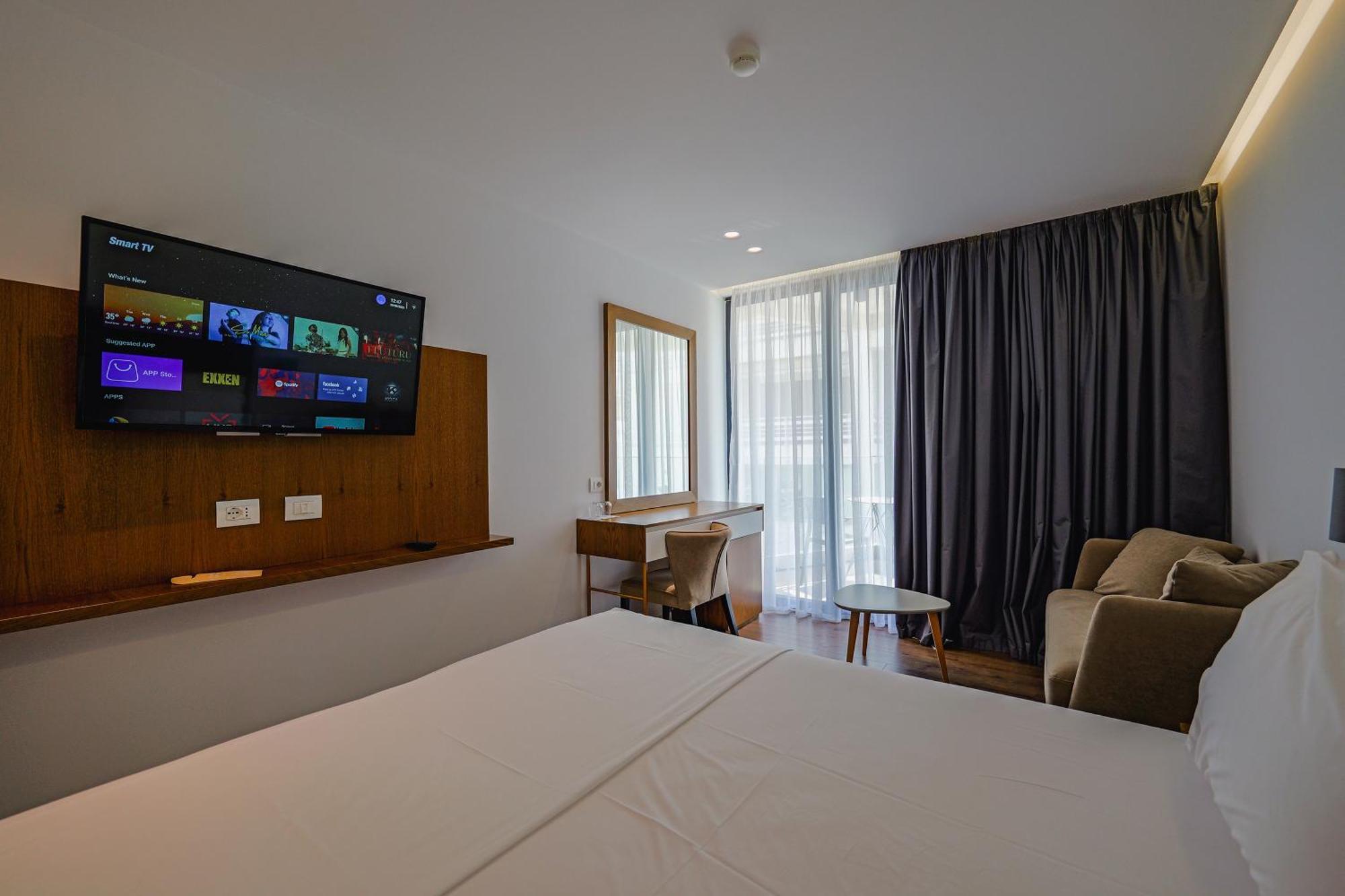 Dorchester Hotel Sarande Exterior photo